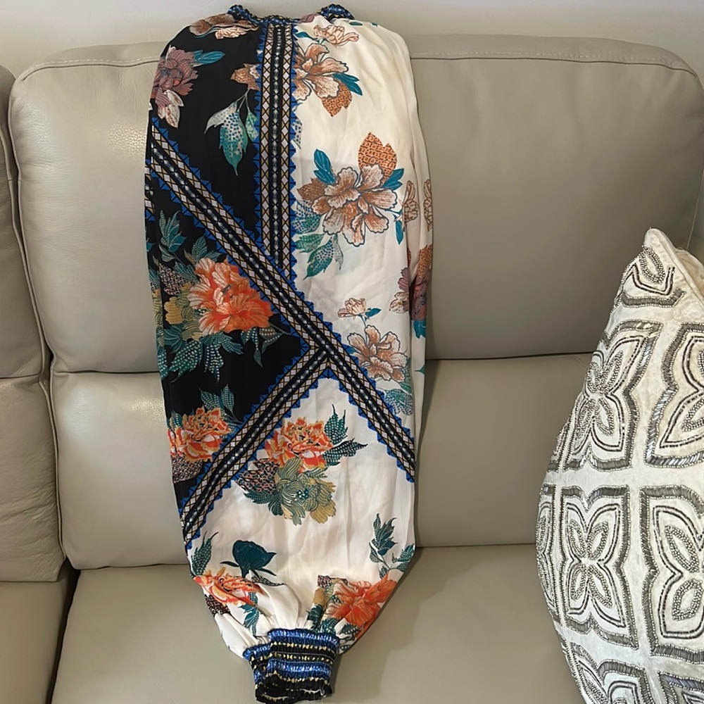 Size Small, Floral genie pants